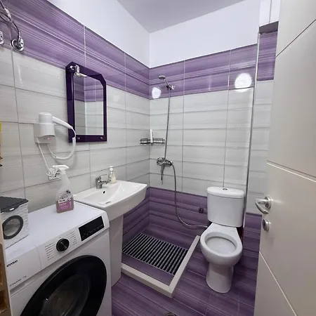 Sarandahome Apartament *